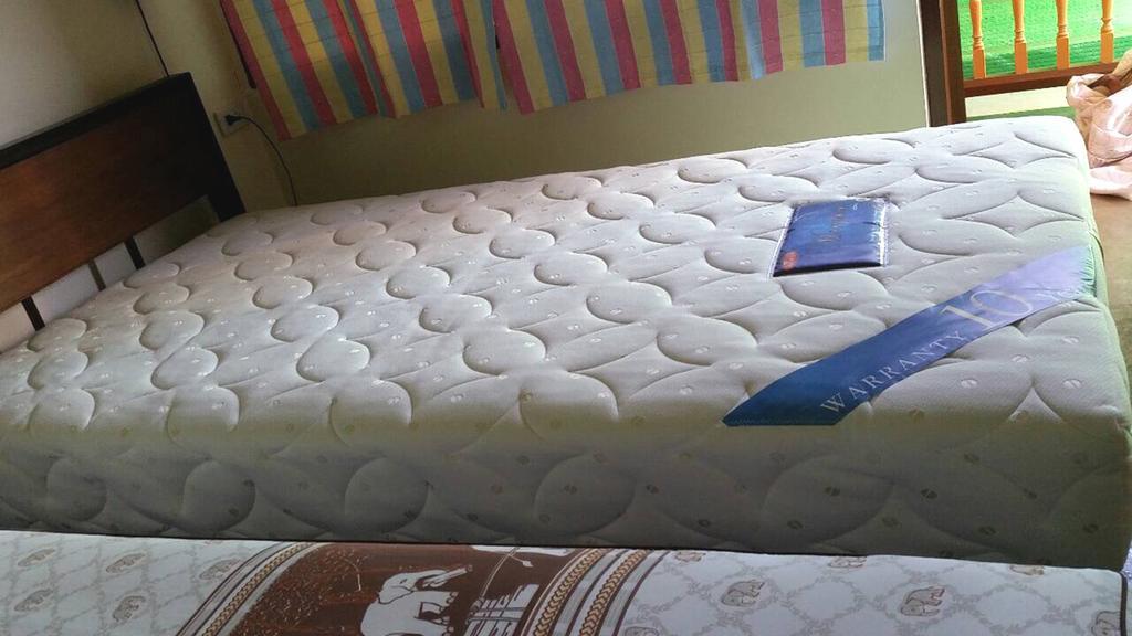 Siriwan Guesthouse Чиангмай Стая снимка