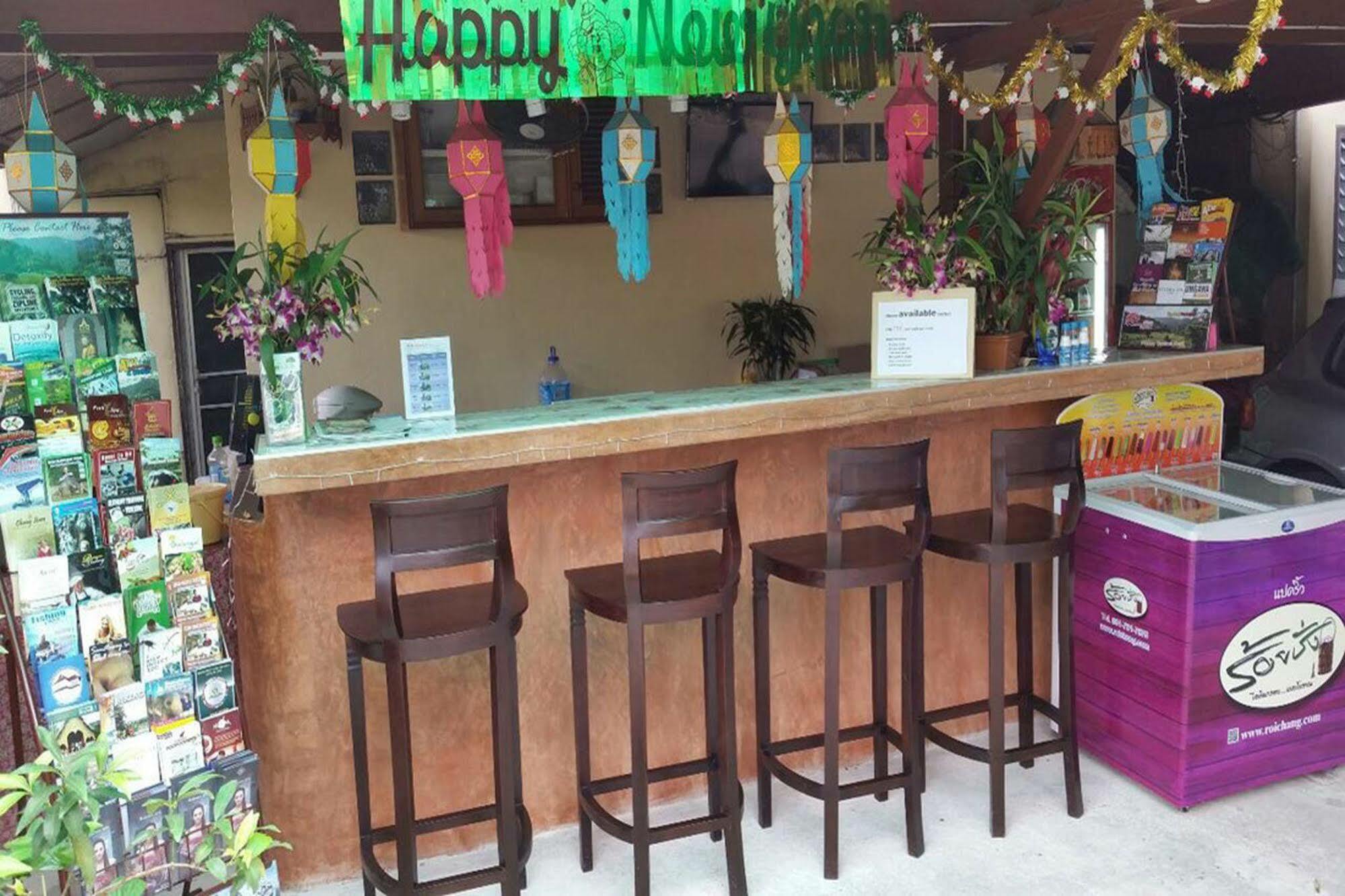 Siriwan Guesthouse Чиангмай Екстериор снимка
